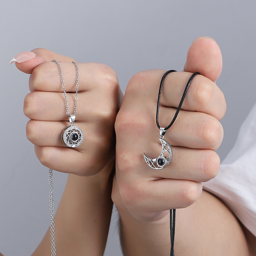 2PCS Magnetic Couple Matching  - Magnetic Couple Matching Necklaces recension och pris