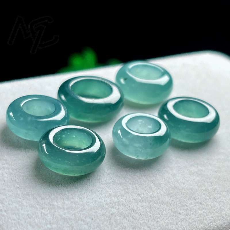 Natural Emerald Blue Water Luc - Necklaces recension och pris