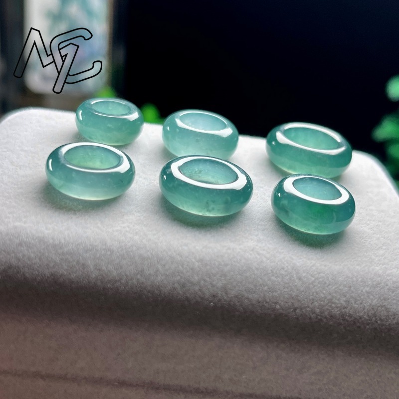 Natural Emerald Blue Water Luc - Necklaces recension och pris